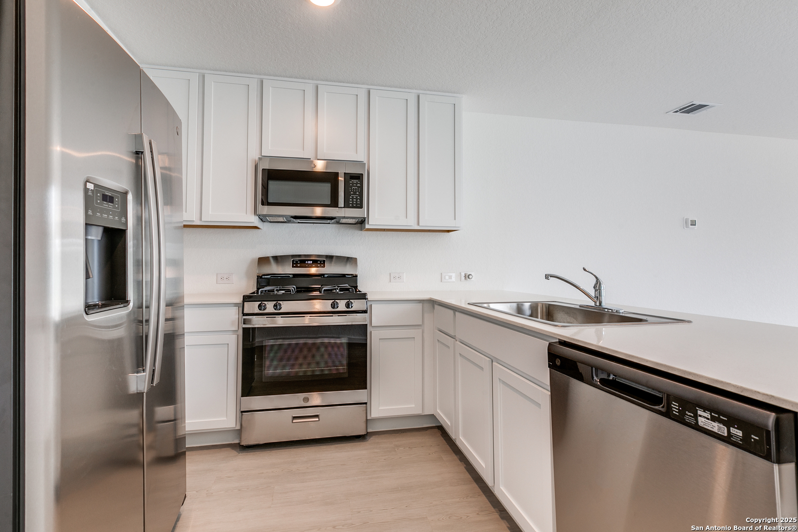 14119 Enfield Falls San Antonio TX 78245