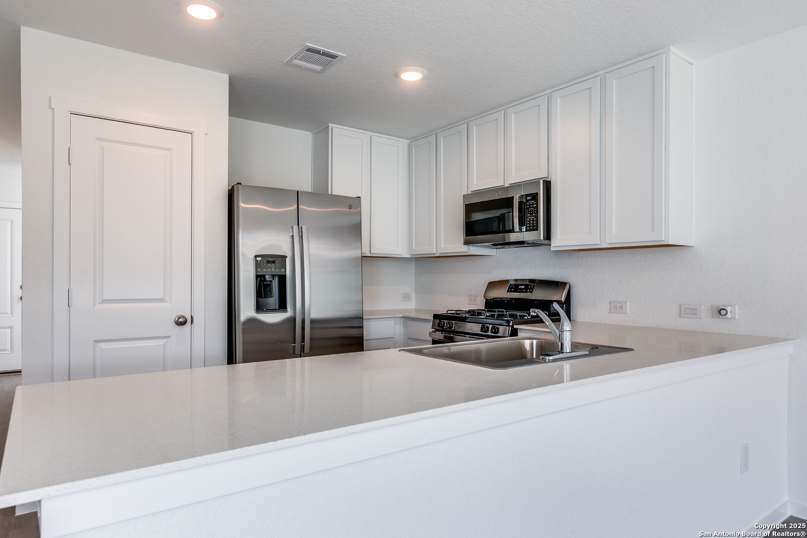 14119 Enfield Falls San Antonio TX 78245
