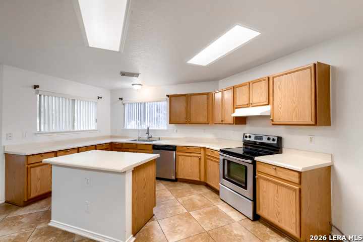 11208 Forest Pass Live Oak TX 78233