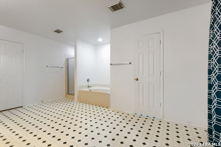 11208 Forest Pass Live Oak TX 78233