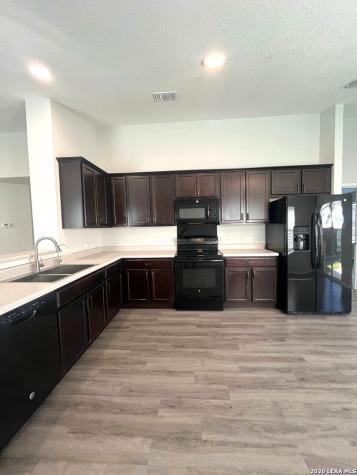733 Wolfeton Way New Braunfels TX 78130