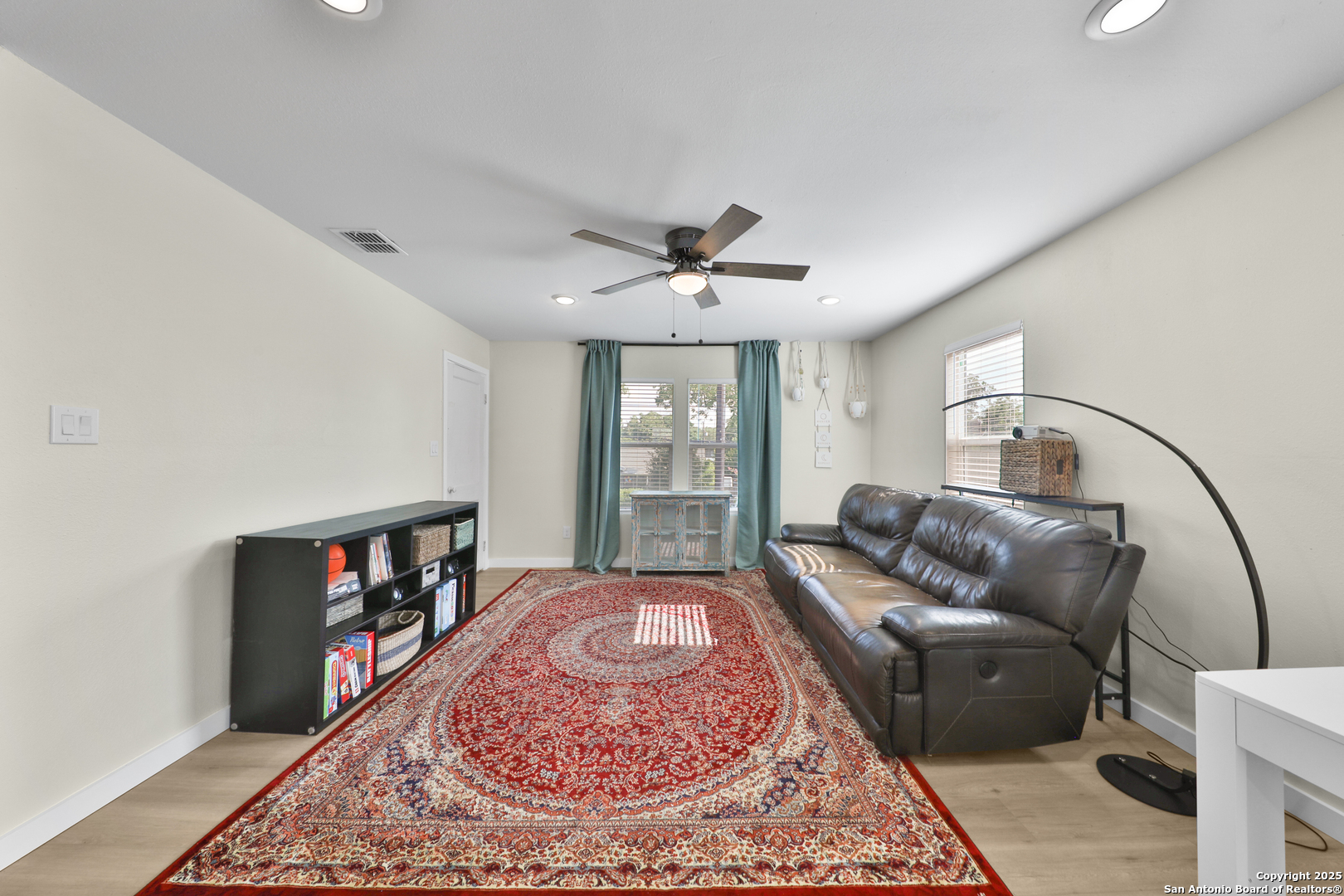 315 W Norwood Court San Antonio TX 78212