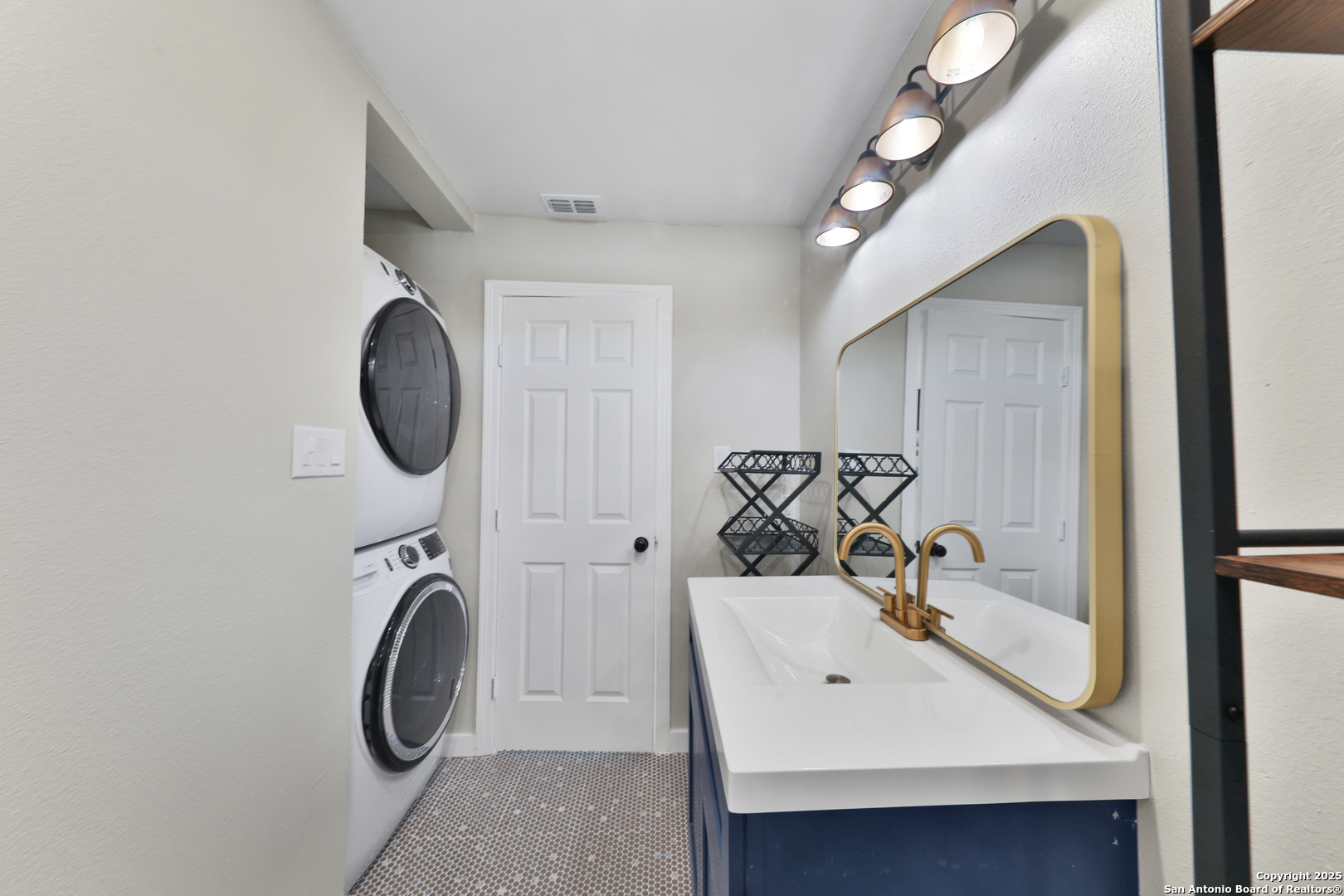 315 W Norwood Court San Antonio TX 78212