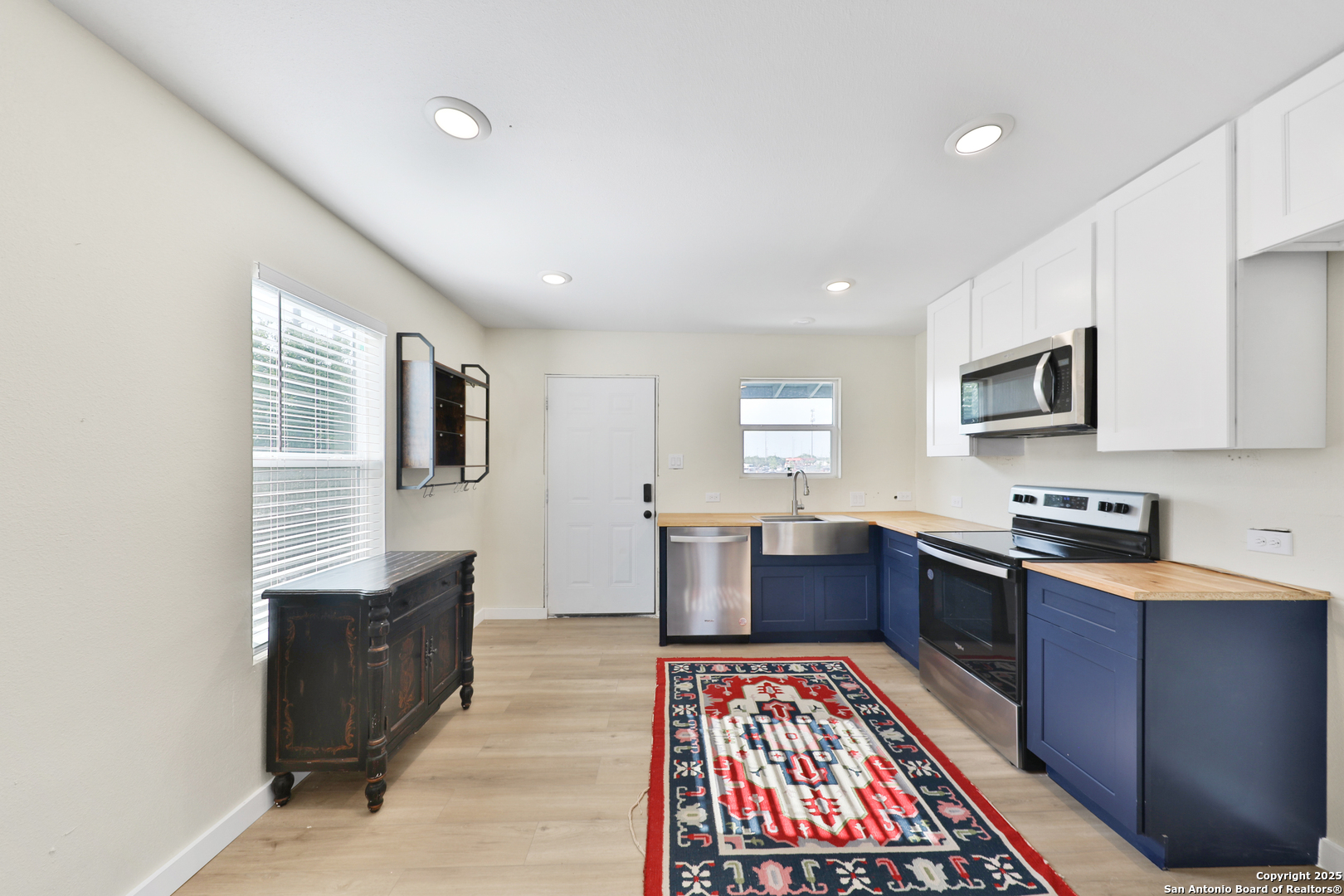 315 W Norwood Court San Antonio TX 78212