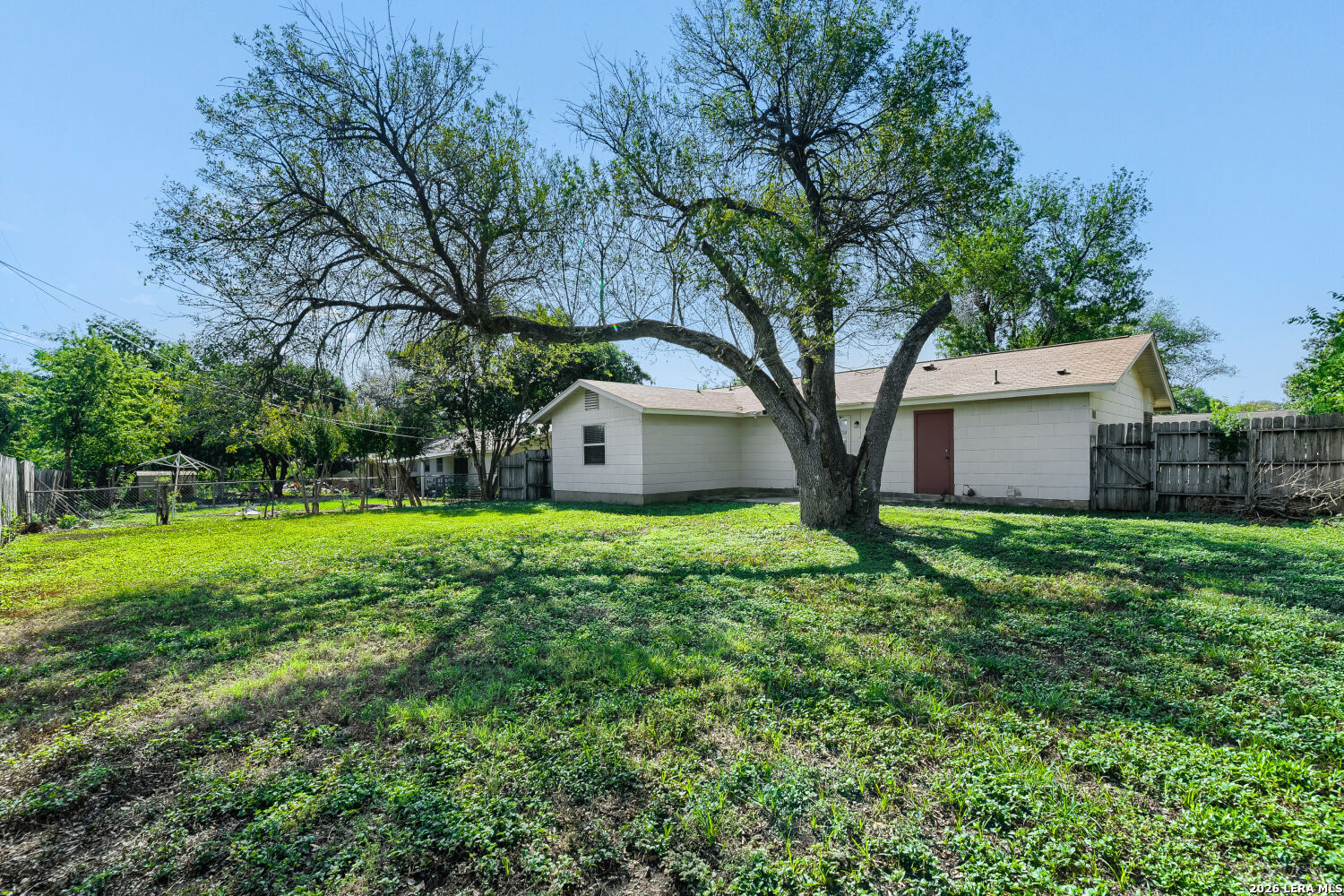 318 Balboa Drive Universal City TX 78148