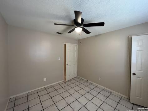 5619 Lakebend West San Antonio TX 78244