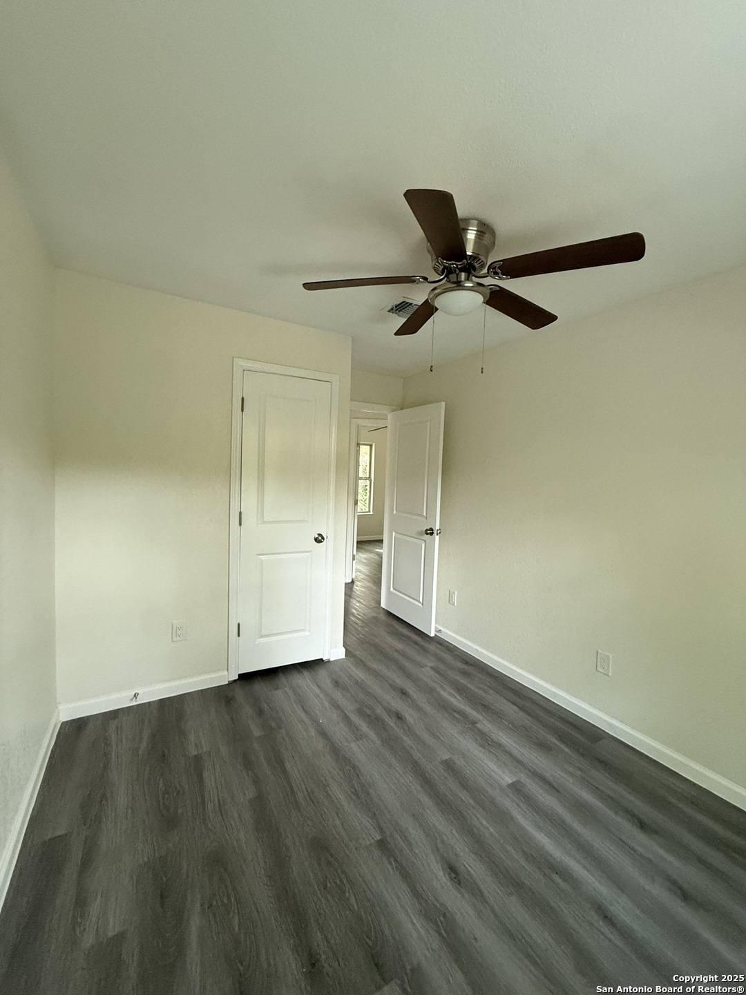 1927 W Mayfield San Antonio TX 78211