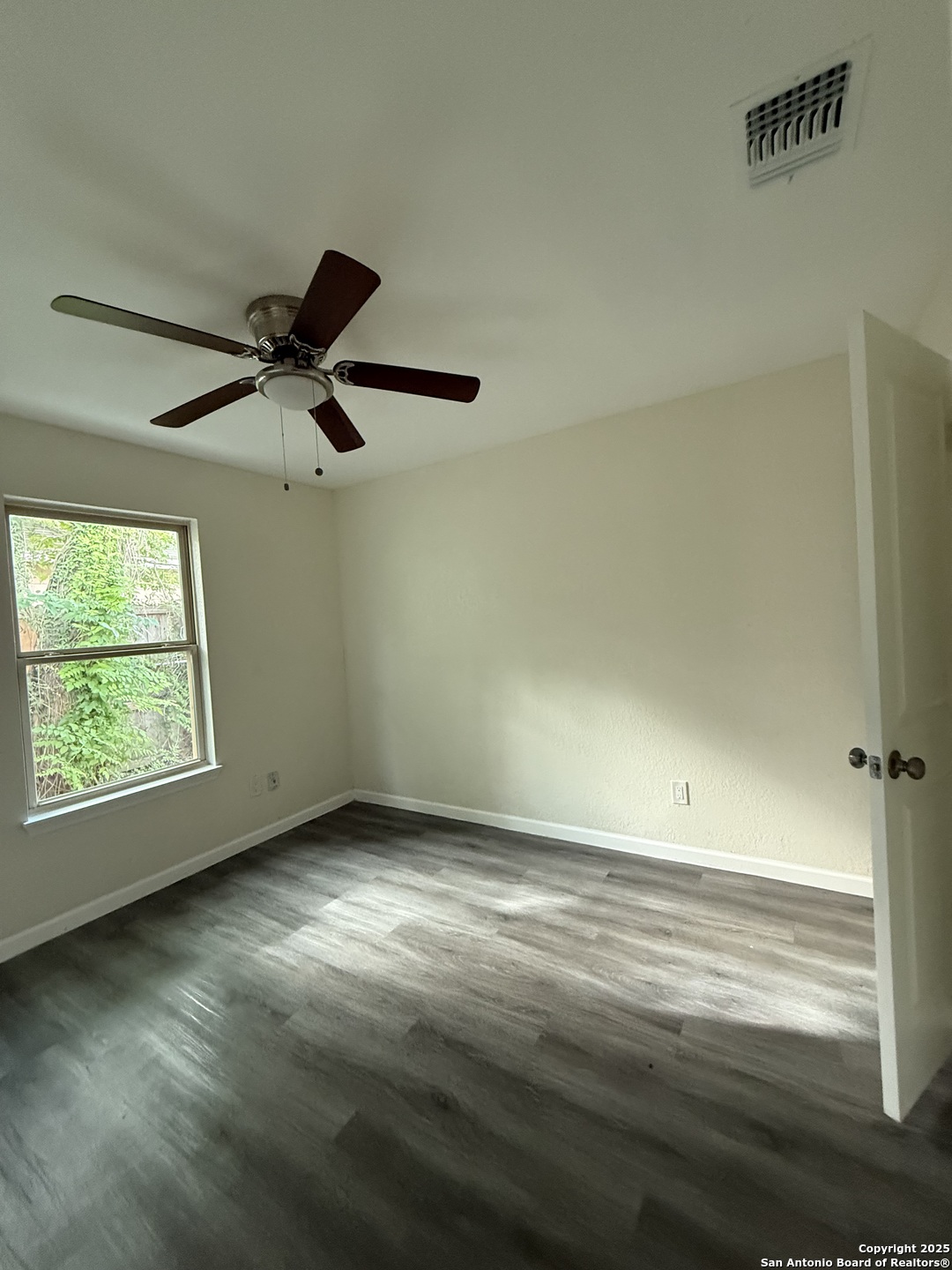 1927 W Mayfield San Antonio TX 78211