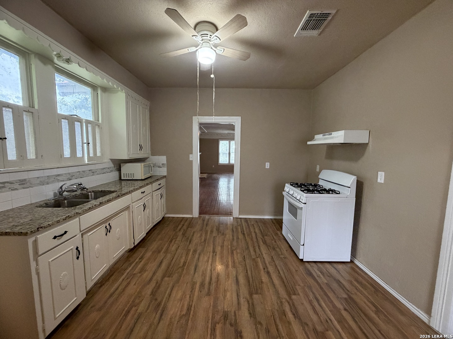 1402 E Highland Boulevard San Antonio TX 78210