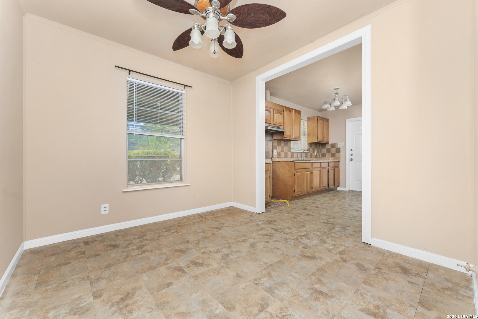 218 E Villaret San Antonio TX 78221