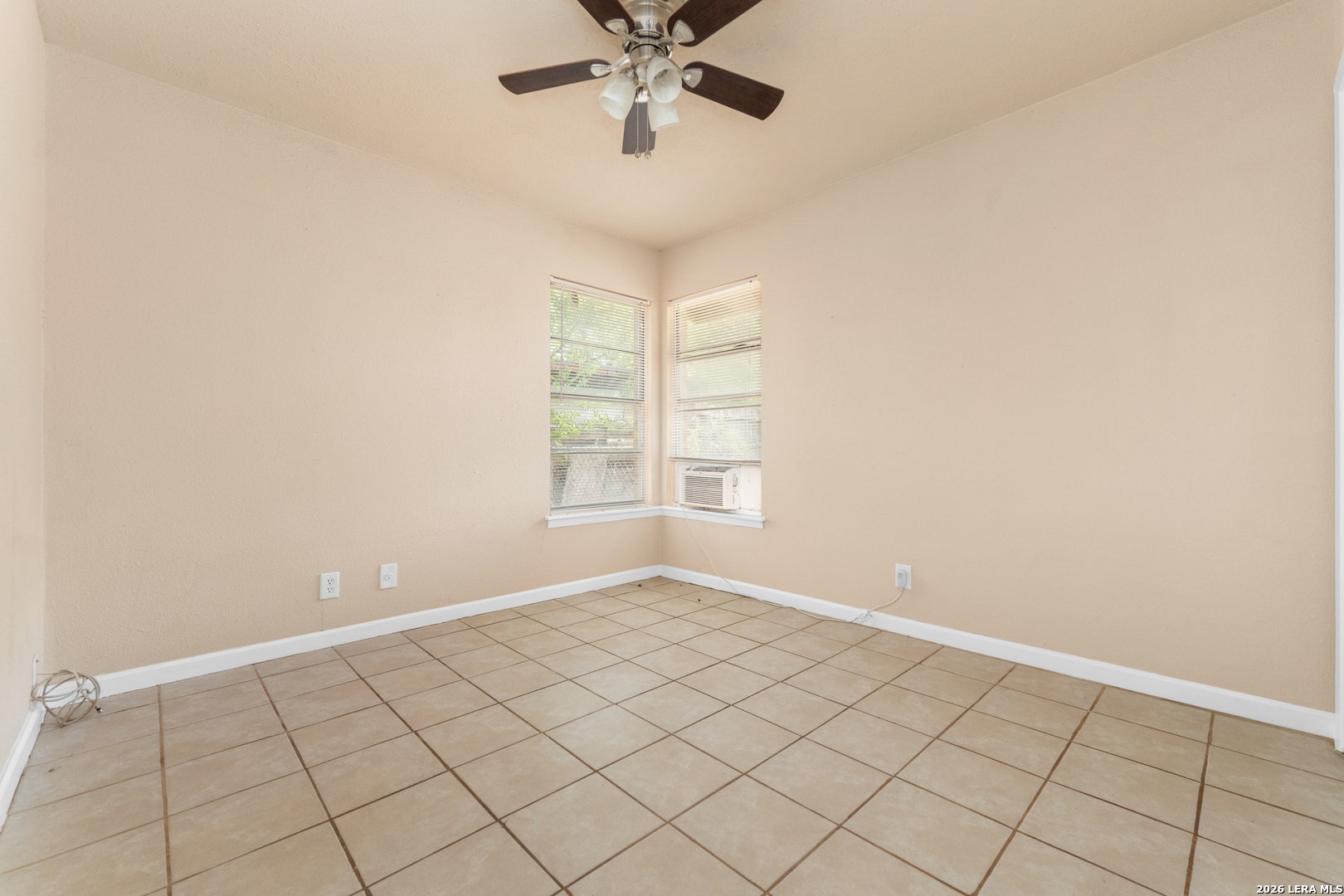 218 E Villaret San Antonio TX 78221