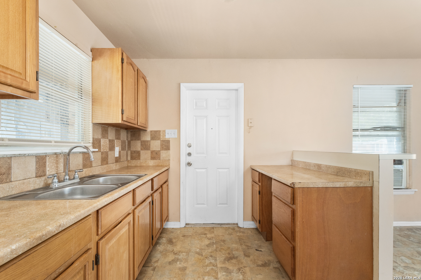 218 E Villaret San Antonio TX 78221