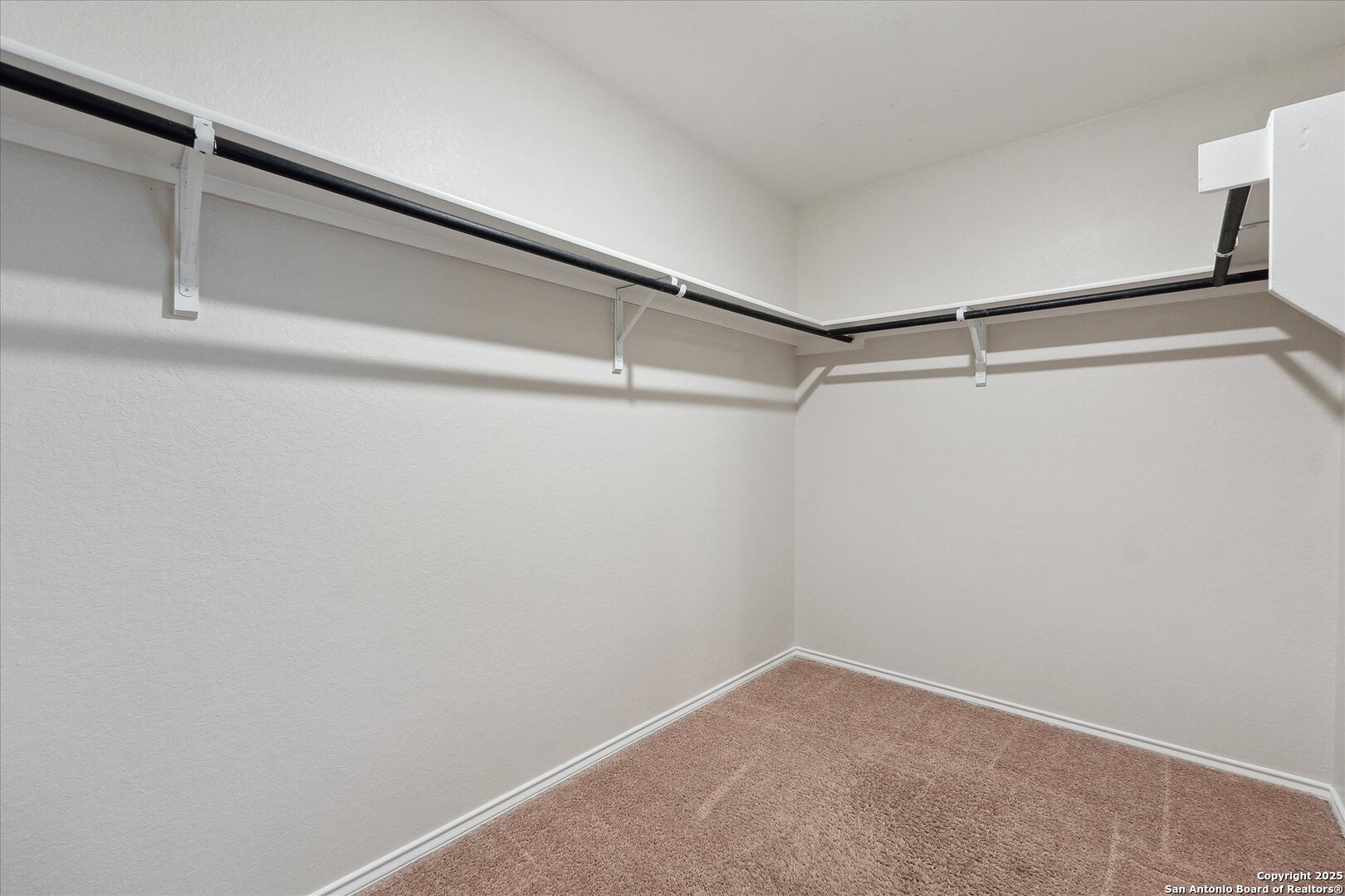168 Middle Green Loop Floresville TX 78114