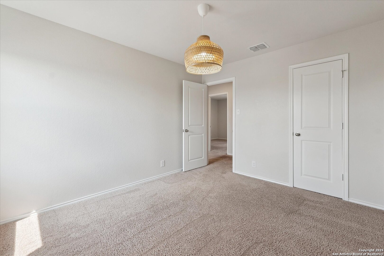 168 Middle Green Loop Floresville TX 78114