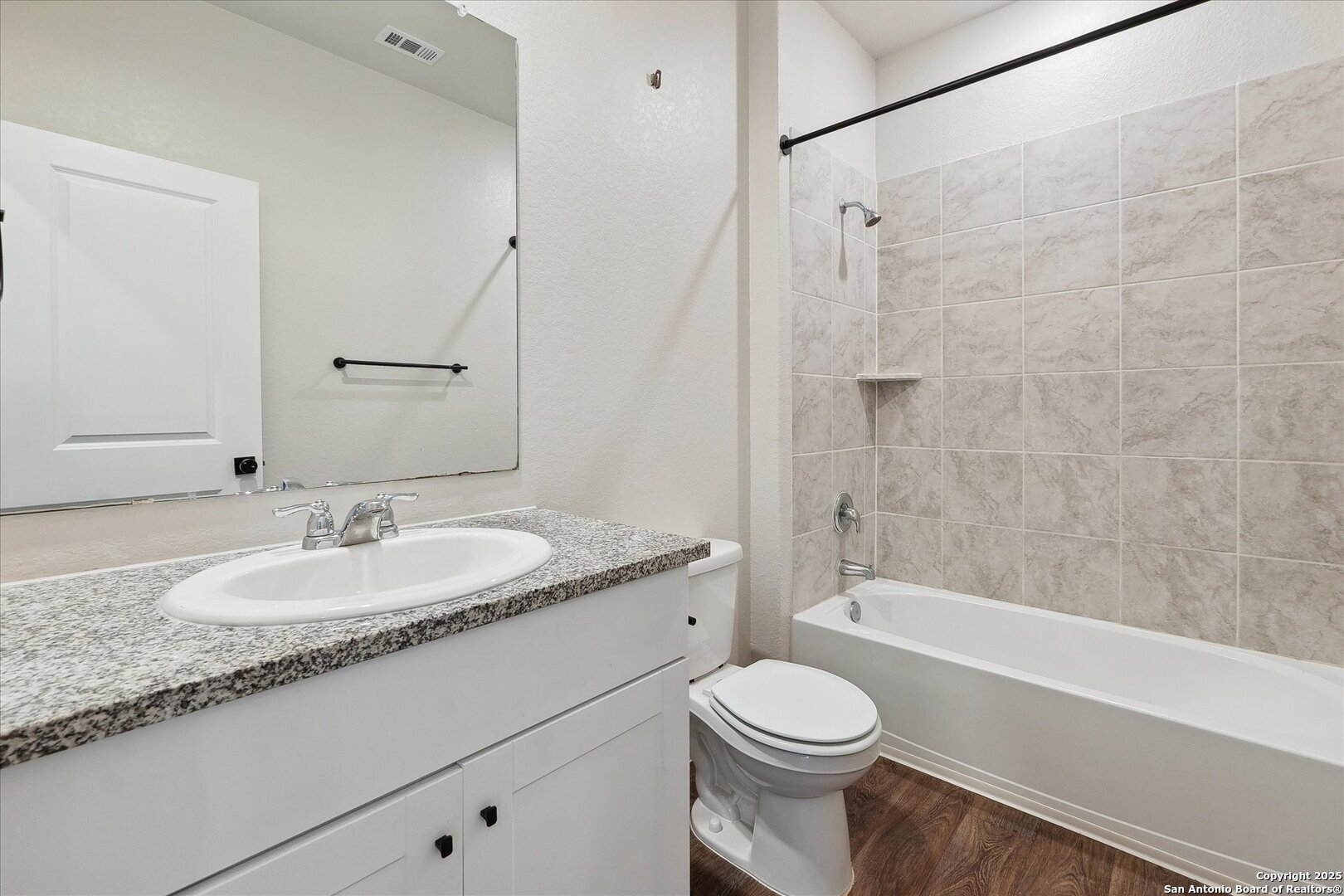 168 Middle Green Loop Floresville TX 78114