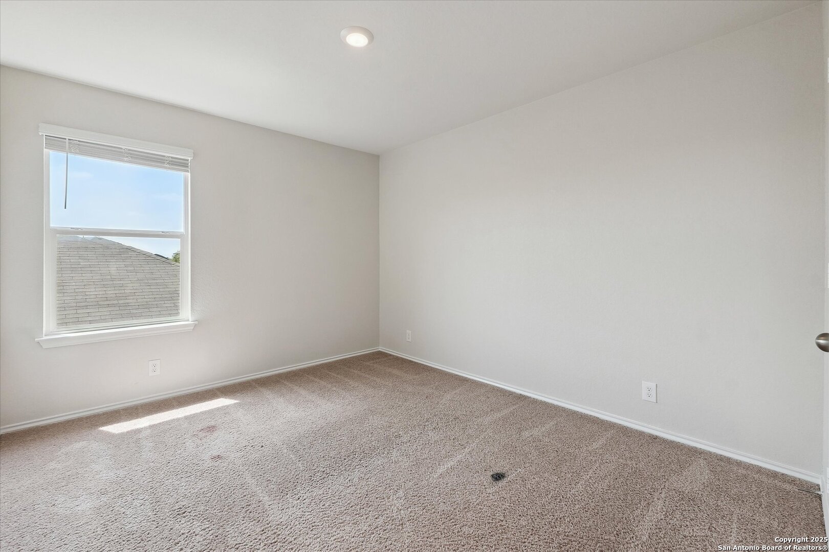 168 Middle Green Loop Floresville TX 78114