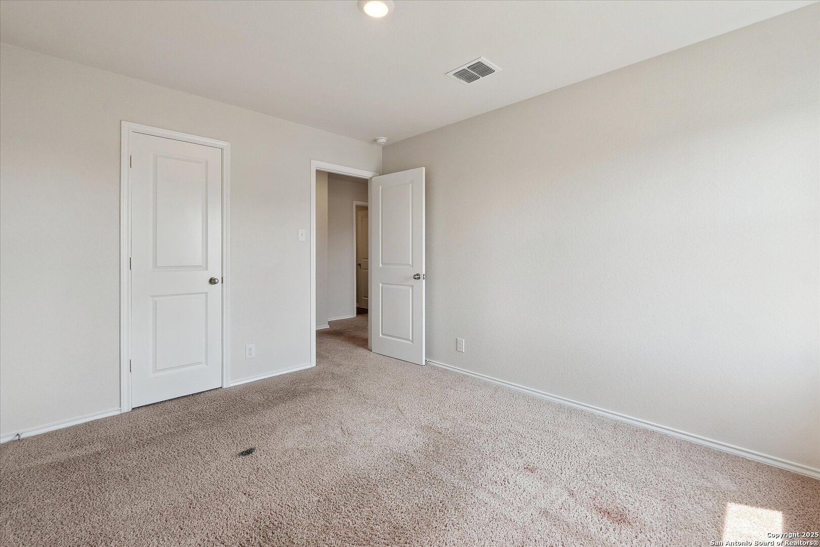 168 Middle Green Loop Floresville TX 78114