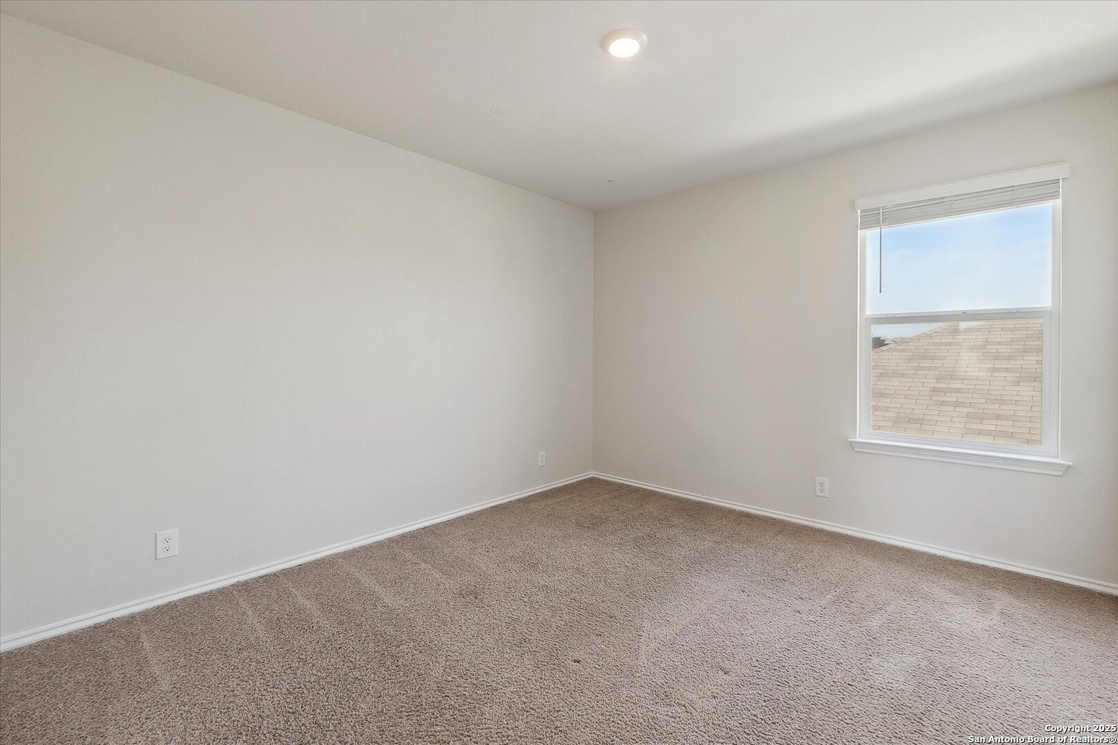 168 Middle Green Loop Floresville TX 78114