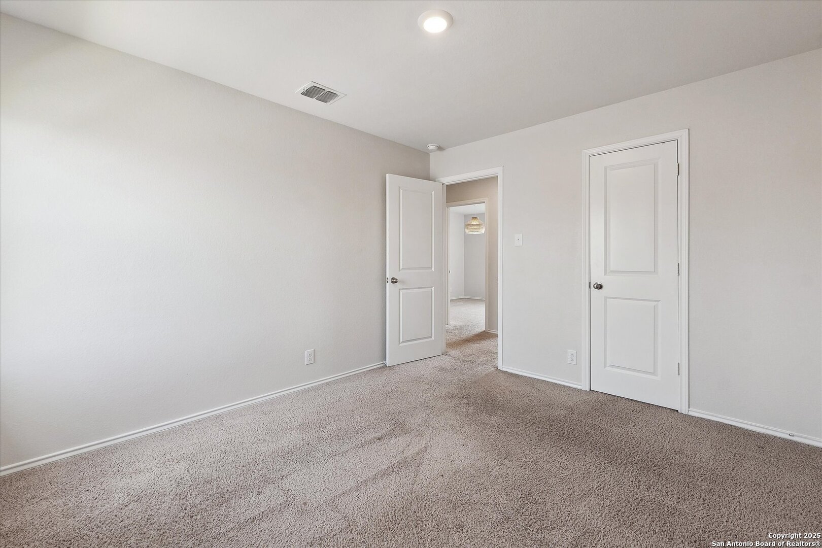 168 Middle Green Loop Floresville TX 78114