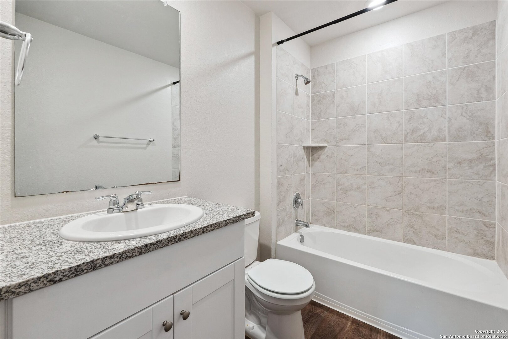 168 Middle Green Loop Floresville TX 78114