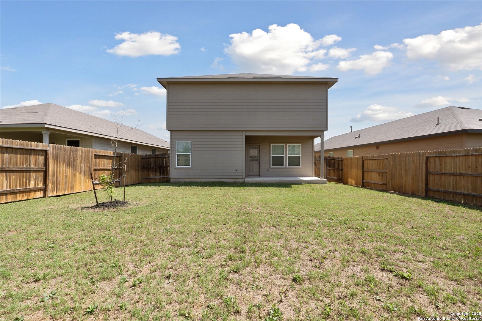 168 Middle Green Loop Floresville TX 78114