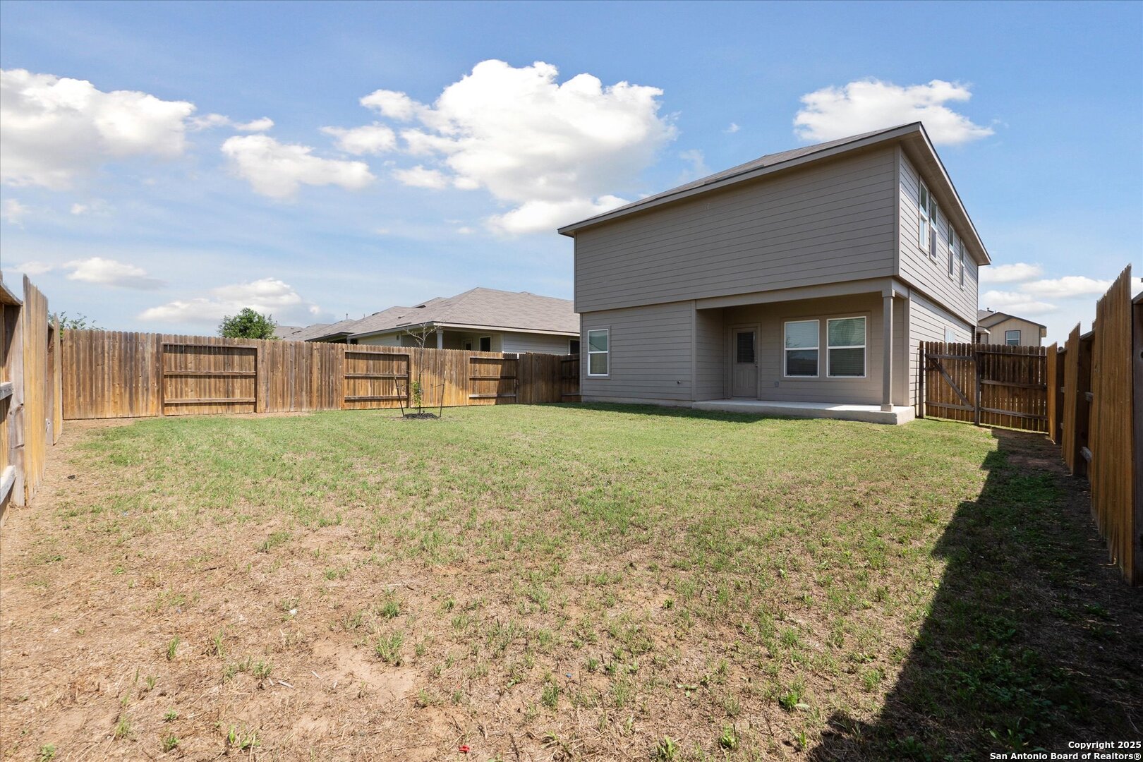 168 Middle Green Loop Floresville TX 78114