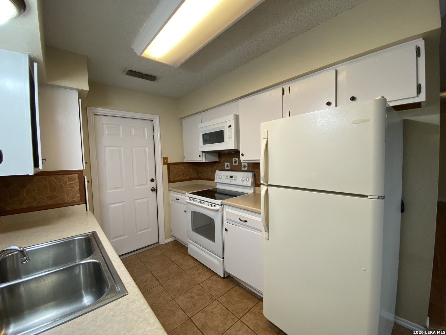 404 High Meadow Drive Pleasanton TX 78064