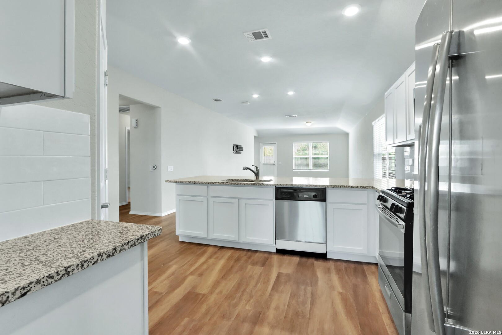 6854 Hibiscus Falls San Antonio TX 78218