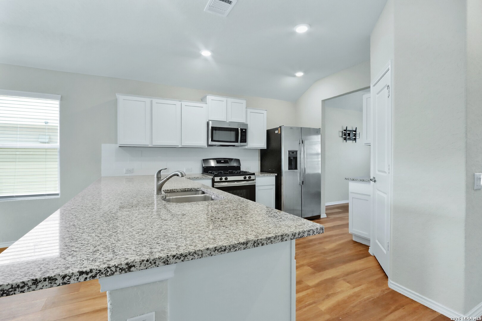 6854 Hibiscus Falls San Antonio TX 78218