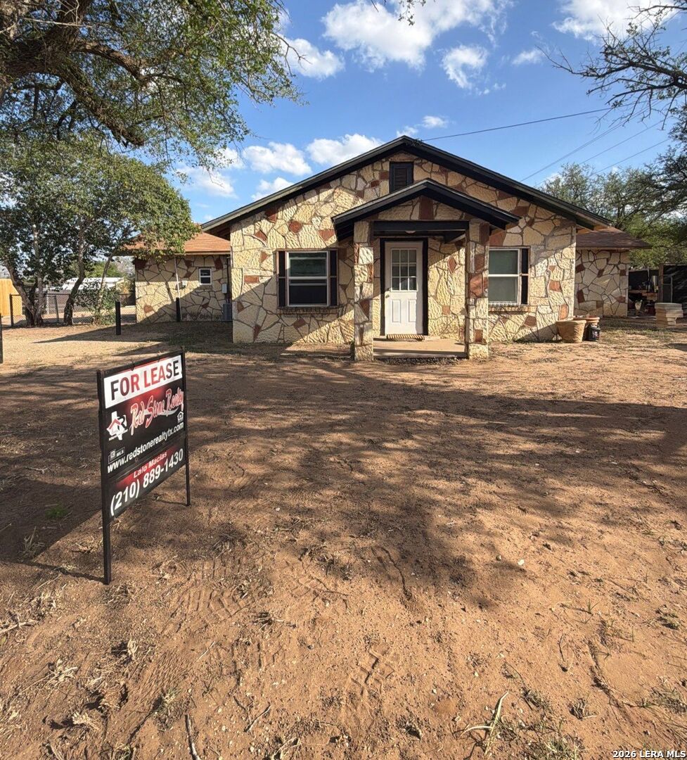 902 C Street Floresville TX 78114