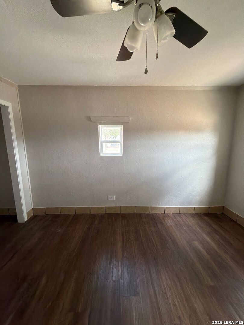 902 C Street Floresville TX 78114