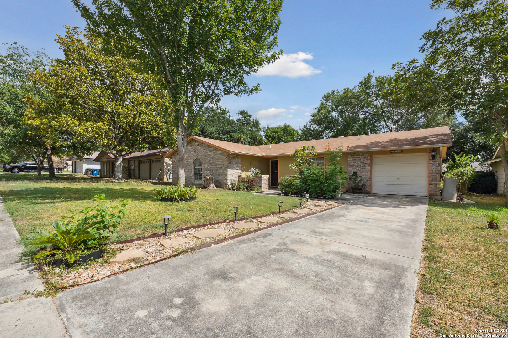 6738 Spring Manor Street San Antonio TX 78249