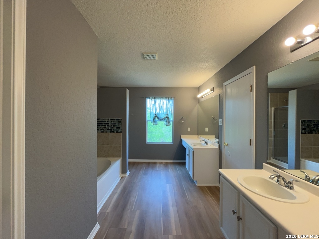9011 Laguna Falls San Antonio TX 78251