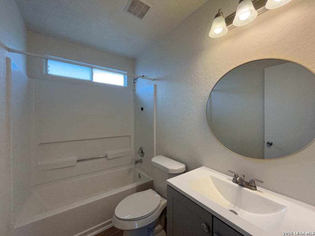 9011 Laguna Falls San Antonio TX 78251