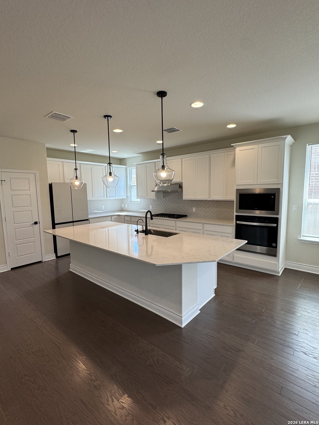 2027 Knippa San Antonio TX 78253