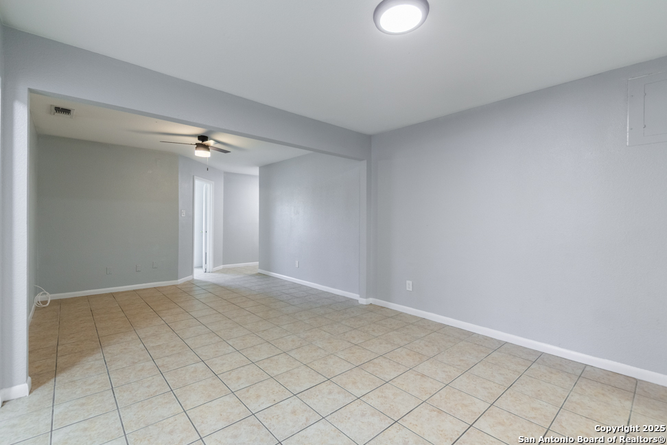 7642 Oak Chase San Antonio TX 78239
