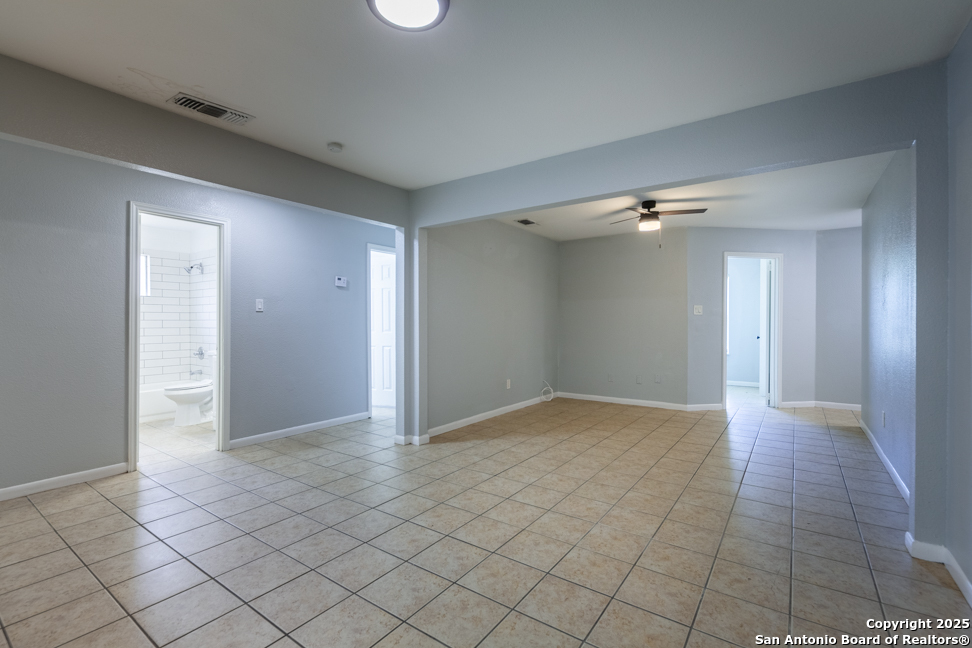 7642 Oak Chase San Antonio TX 78239