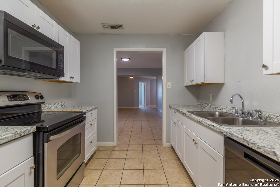 7642 Oak Chase San Antonio TX 78239