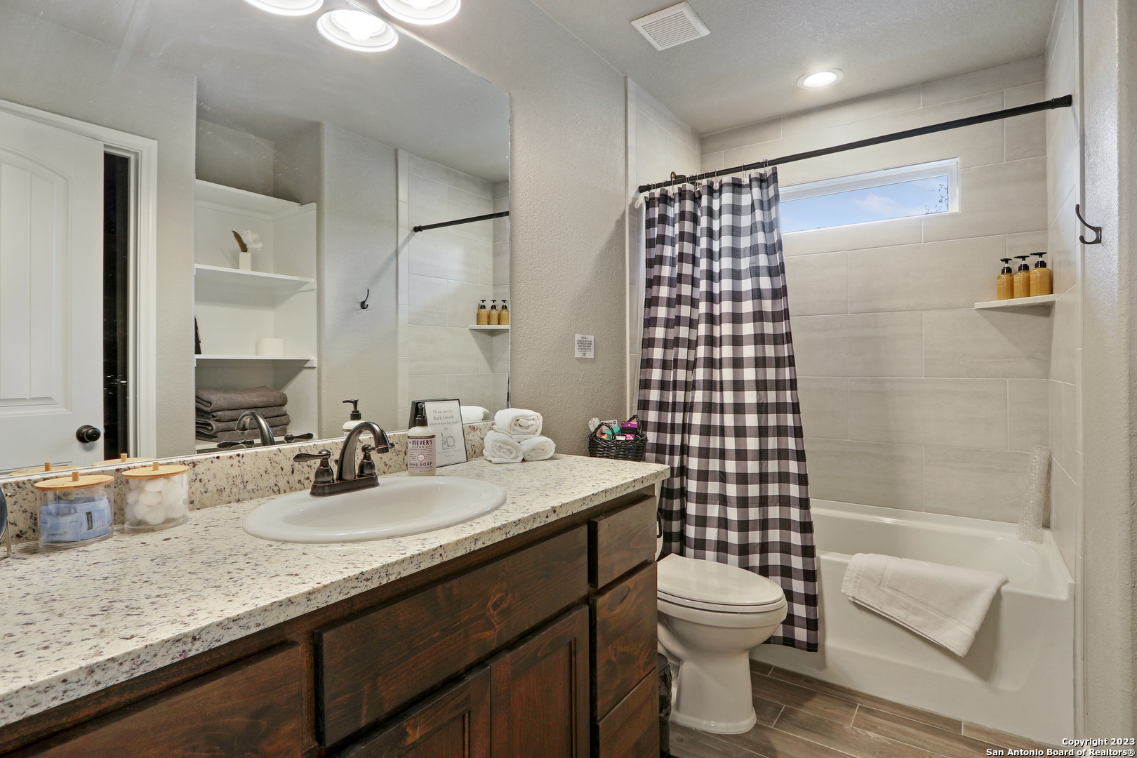 652 Canyon Bend Canyon Lake TX 78133
