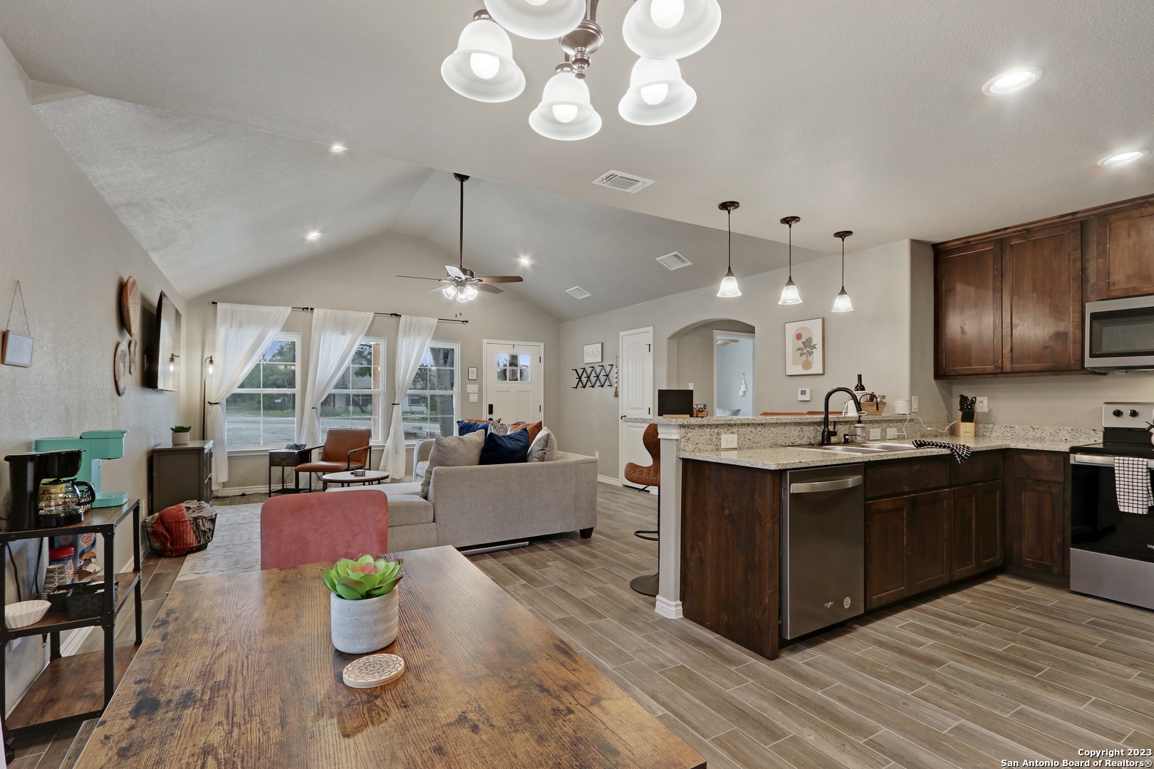 652 Canyon Bend Canyon Lake TX 78133