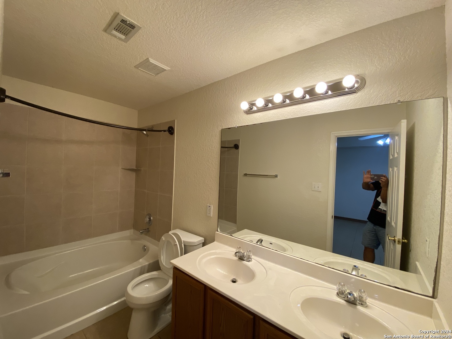 9002 Laguna Rio San Antonio TX 78251