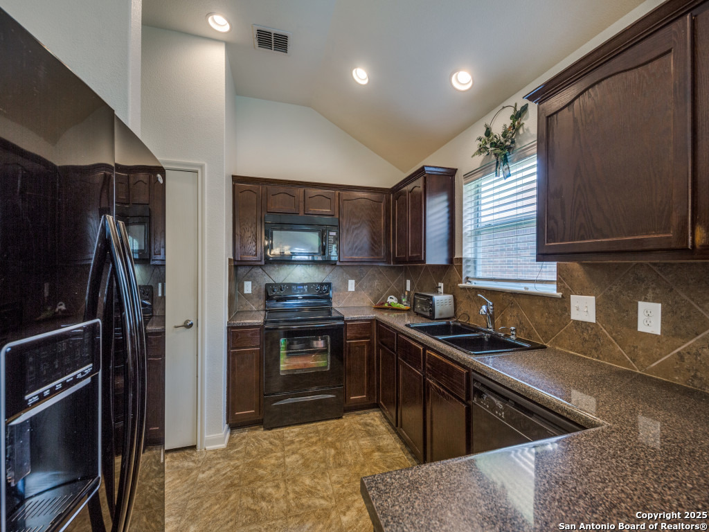 9134 Canter Horse San Antonio TX 78254
