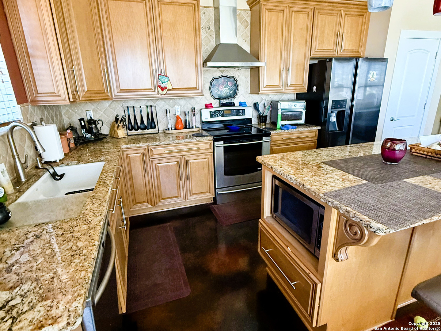 972 Pebble Beach Lakehills TX 78063