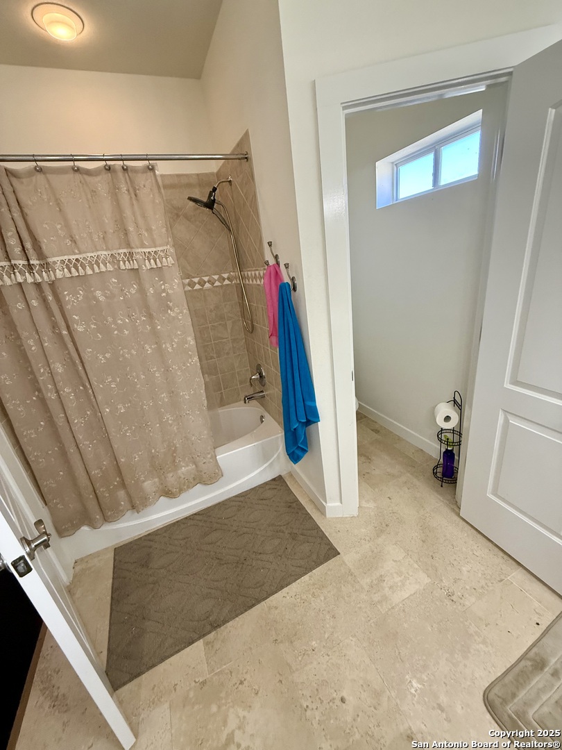 972 Pebble Beach Lakehills TX 78063