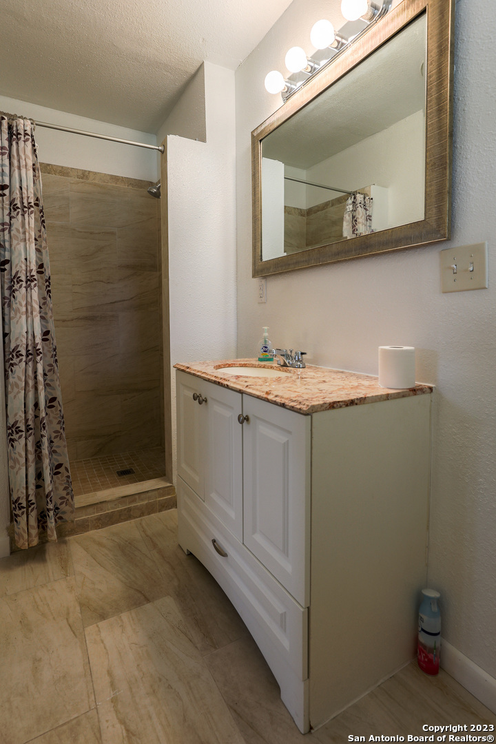 5434 Plumtree Drive San Antonio TX 78242