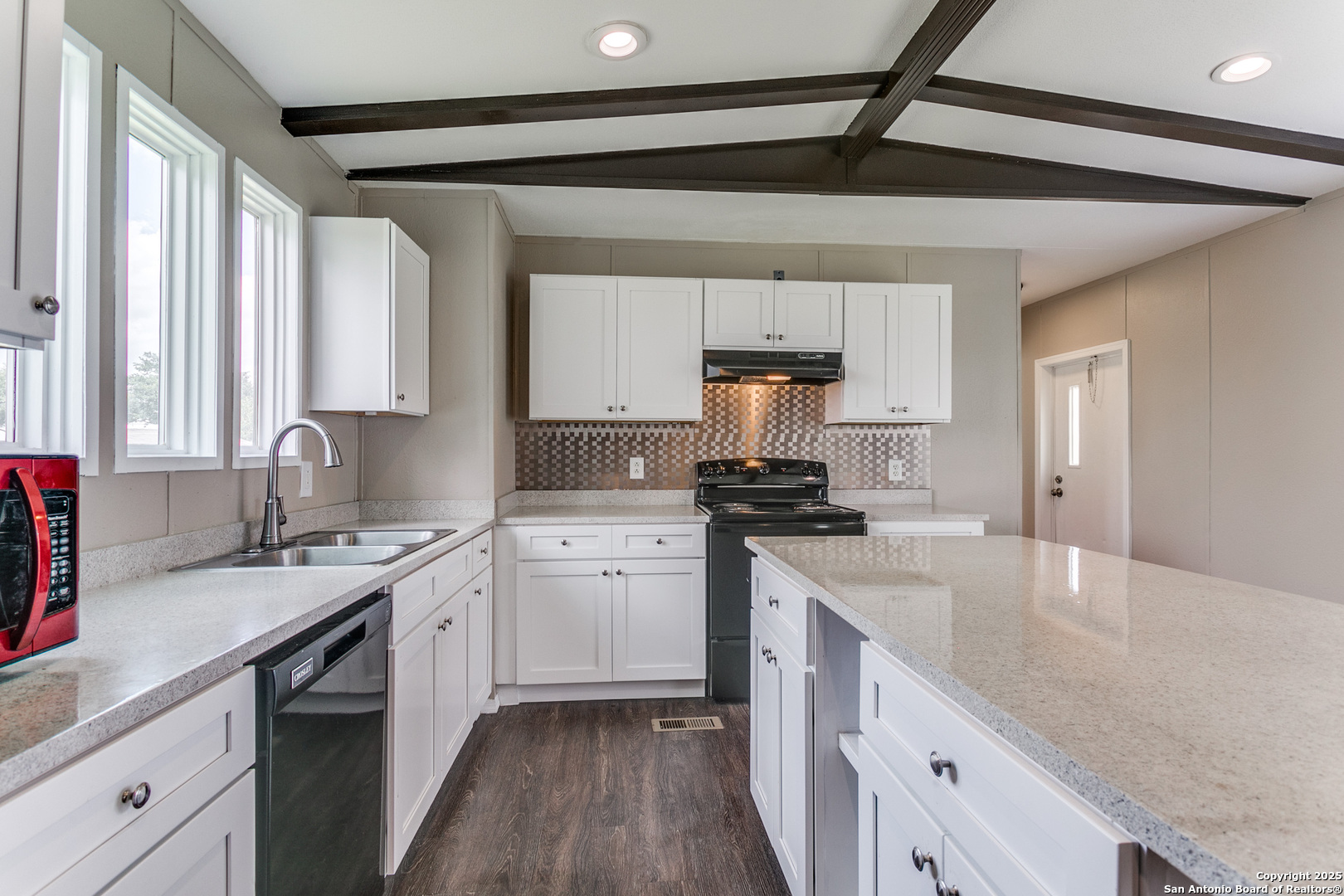7151 Woodlake Parkway San Antonio TX 78218