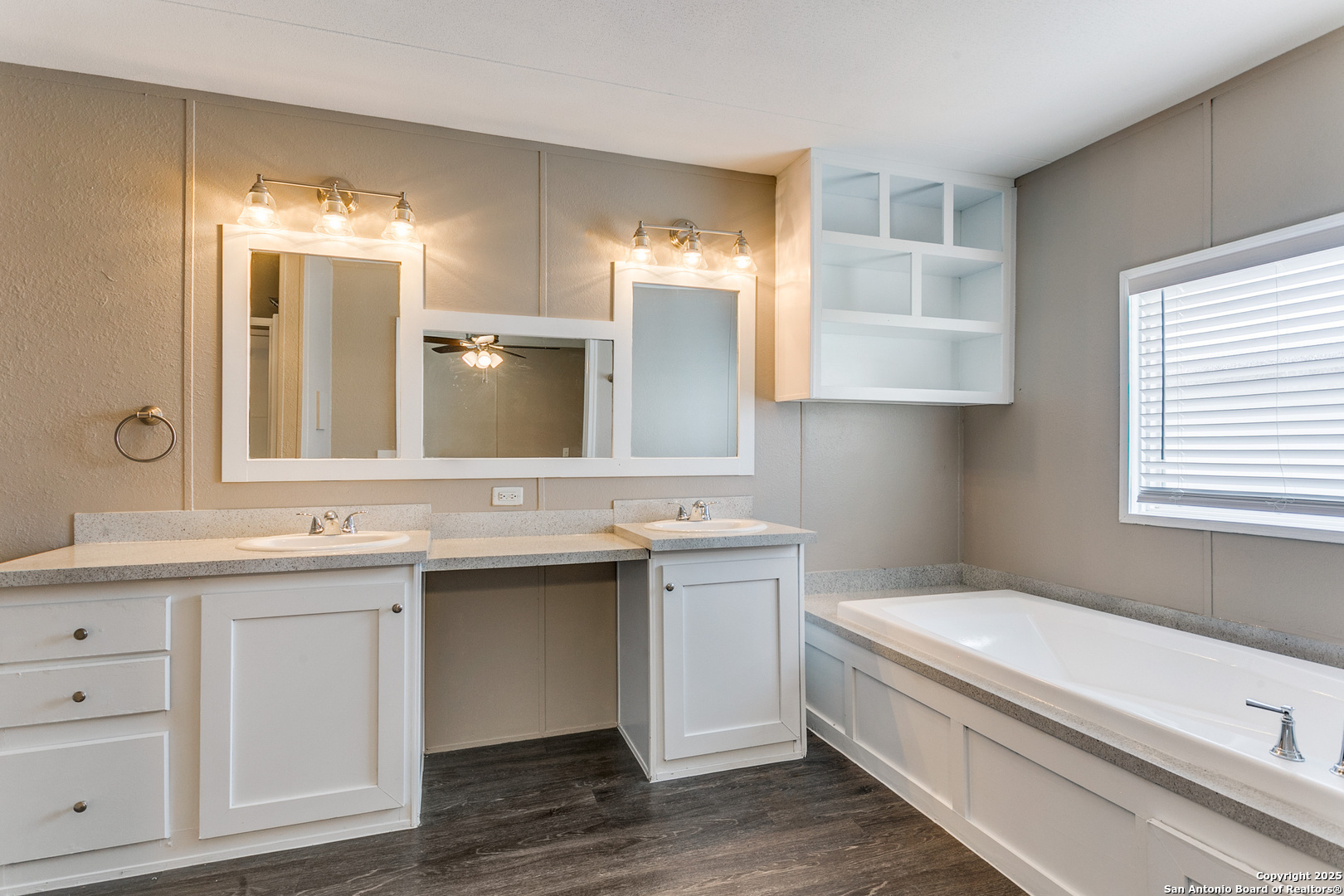 7151 Woodlake Parkway San Antonio TX 78218