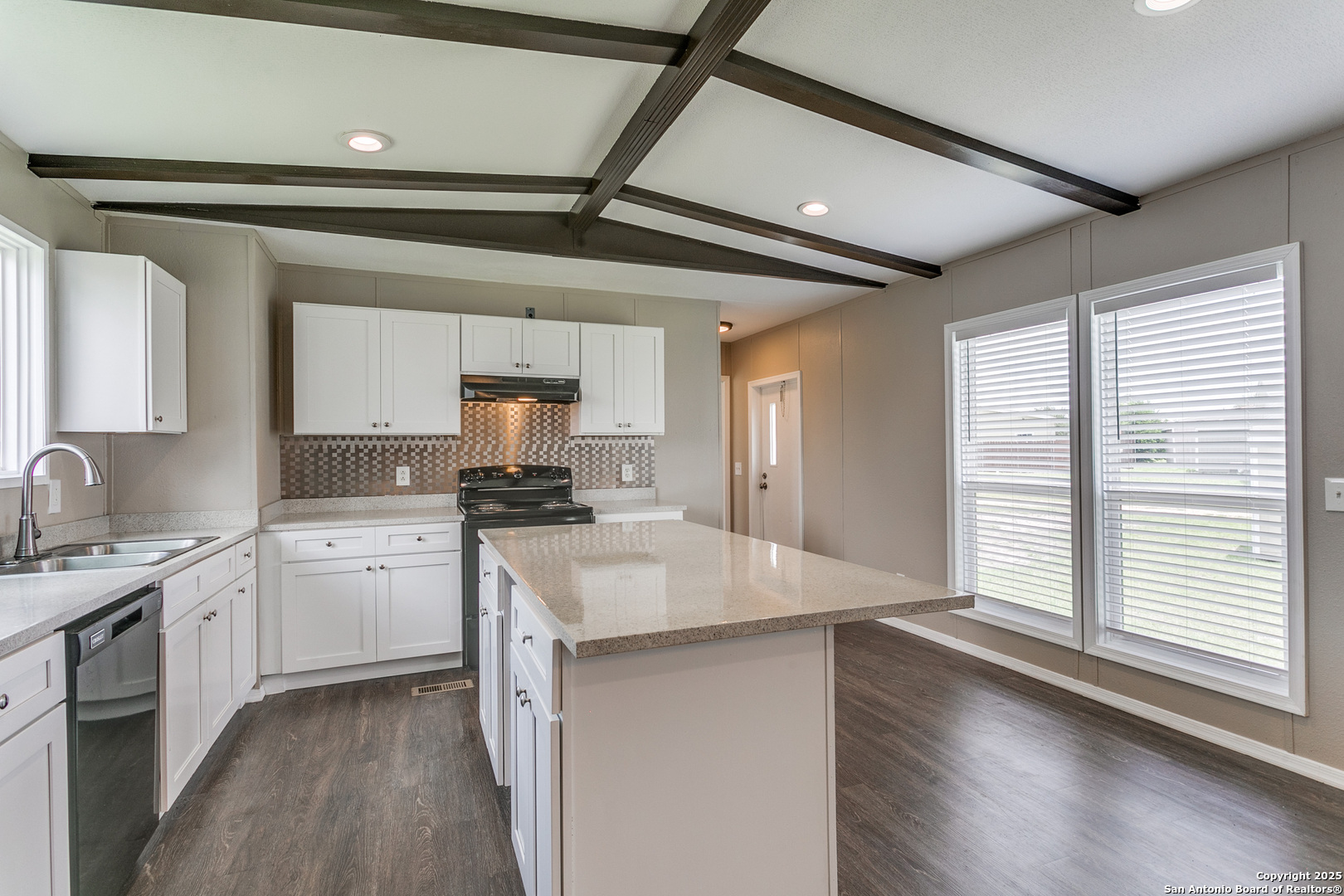 7151 Woodlake Parkway San Antonio TX 78218