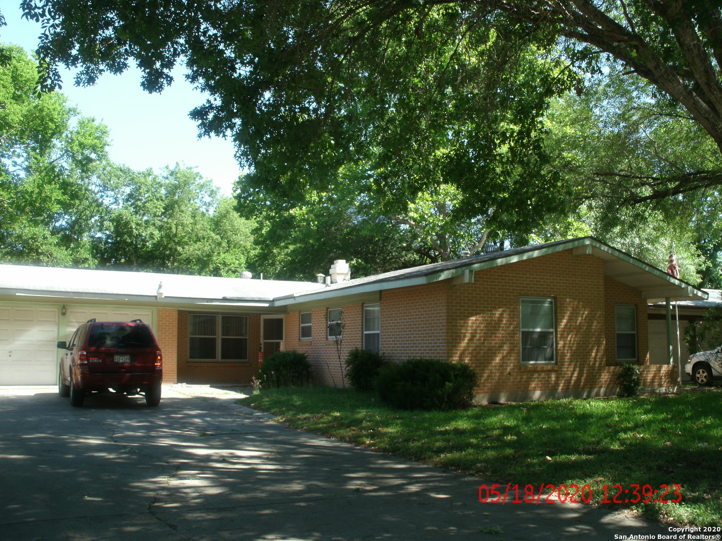 409 E Wright Boulevard Universal City TX 78148