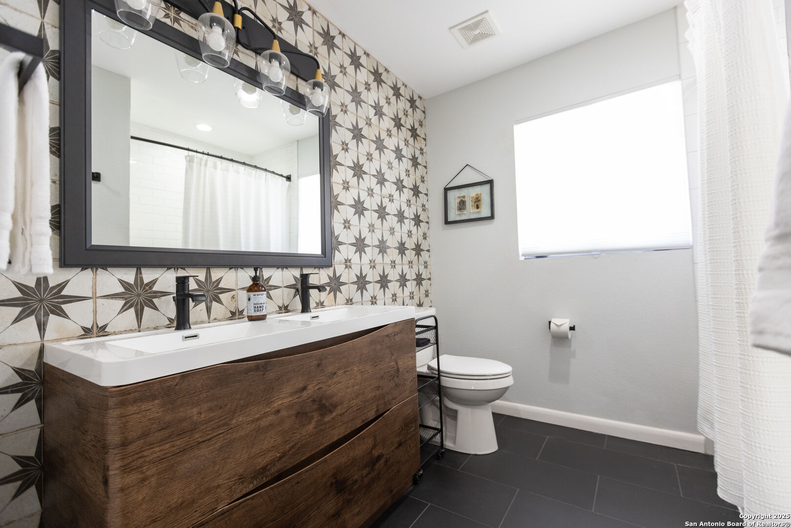 427 W Lynwood Avenue San Antonio TX 78212